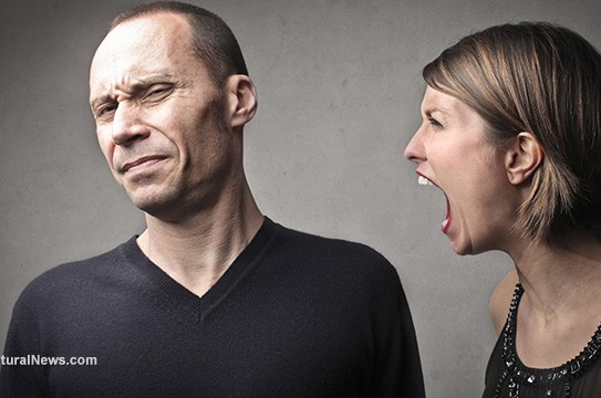 Woman-Yelling-At-Man-Screaming